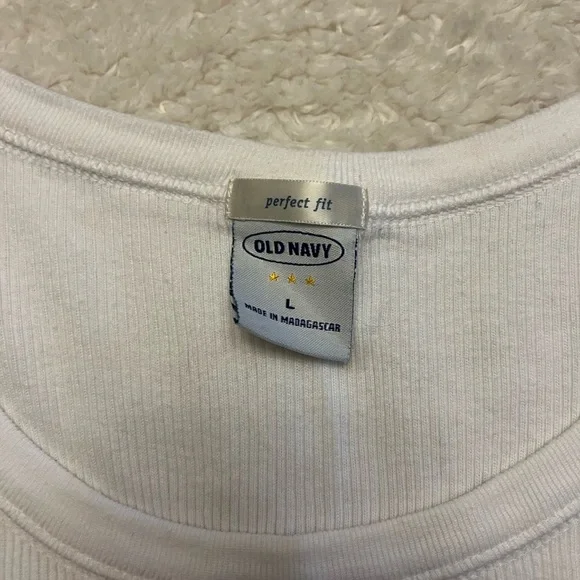 Old Navy Perfect Fit Tank Top - Picture 2 of 5